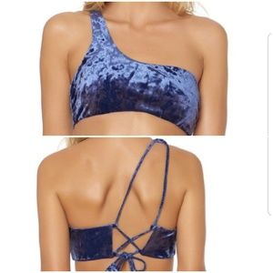 RED CARTER ☀️NWT Velvet One Shoulder Bikini Top